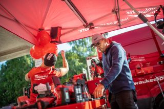 📸 Zastav sa na moment. Fotogaléria z Dňa otvorených dverí V-mall.sk je tu! Uvidíš návštevníkov plných zvedavosti. Spokojné...